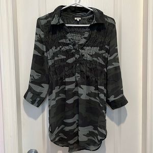 Kismet lightweight flowy camo tunic top